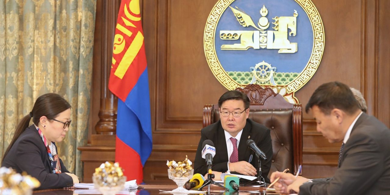Монголбанк, Санхүүгийн зохицуулах хорооны  удирдлагад хариуцлага тооцох нь зүйтэй гэж үзэж байгаагаа мэдэгдлээ